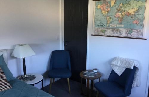 Wanaka Apartment | Cozy stylish studio Entry off Northburn road