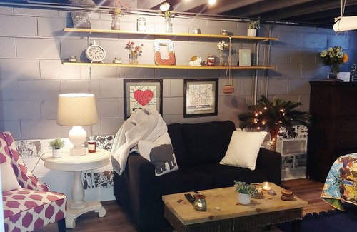 Westlake Apartment | Cozy suite 3 rooms dog friendly with room to run, close to airport and downtown.