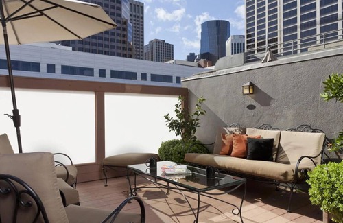 South Beach Hotel | Cozy Suite Steps from San Francisco’s Waterfront, Shopping & Dining