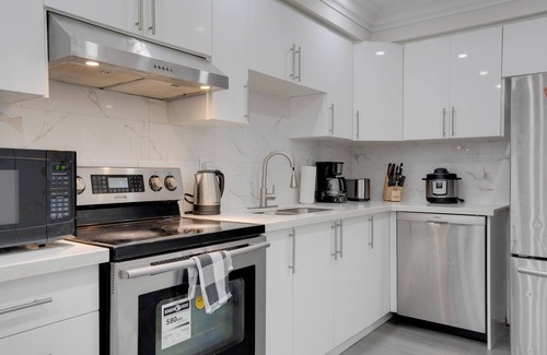 Vaughan House | Cozy Suite w/Office & Fast Wi-Fi by Wonderland