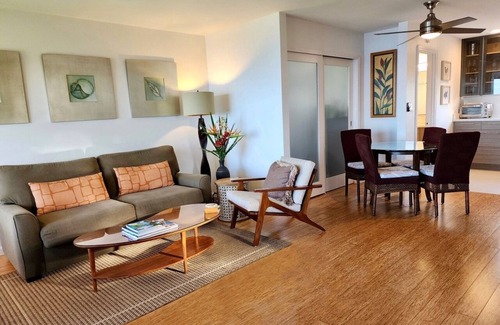 Princeville Condo | Cozy suite with lovely ocean views, washer/dryer & furnished lanai - near dining