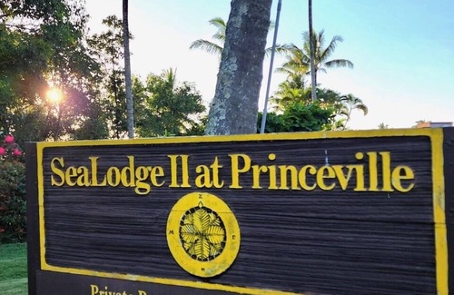 Princeville Condo | Cozy suite with lovely ocean views, washer/dryer & furnished lanai - near dining