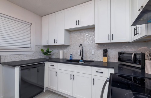 Euless House | Cozy Summer Duplex with Yard, Parking & Fast Wi-Fi