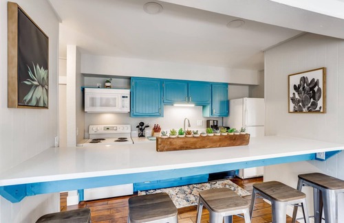 Peak 8 Condo | Cozy, Sunny Peak 8 Condo – Updated, Vaulted Ceilings, Hot Tub & Shuttle Access