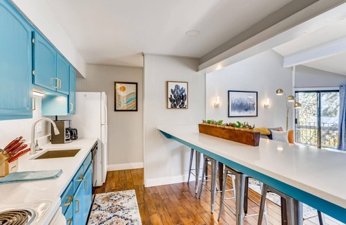 Peak 8 Condo | Cozy, Sunny Peak 8 Condo – Updated, Vaulted Ceilings, Hot Tub & Shuttle Access