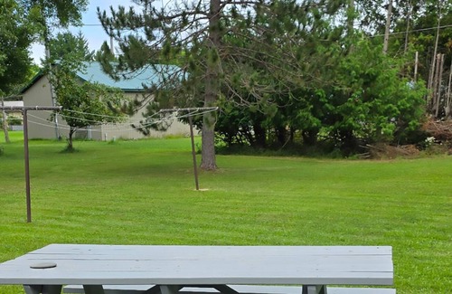 White Pine House | Cozy, super-clean cabin minutes from Lake Superior & the Porkies!