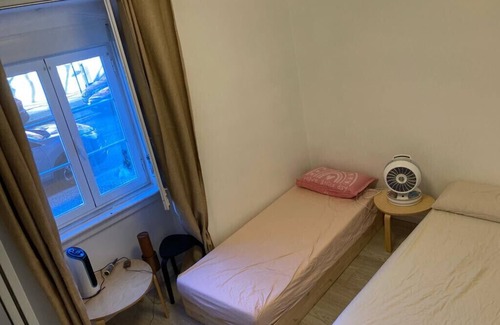 Santo Condestavel Apartment | Cozy T2 Flat + Garden @ Lisbon's chicest districtn
