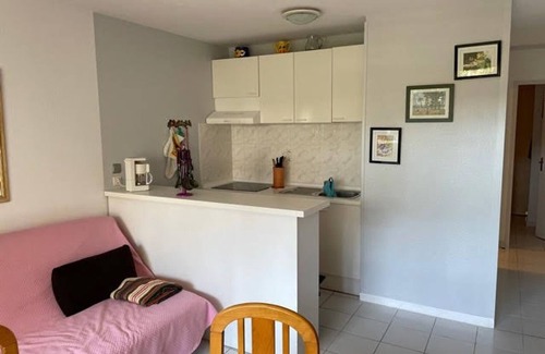 Soustons Apartment | Cozy T2 with Pool and Terrace Overlooking Lake