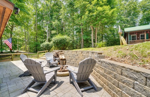Byrdstown Cabin | Cozy Tennessee Lake House w/Grill & Fire Pit!