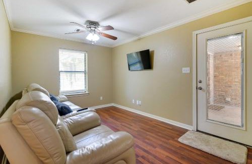 Texas City Apartment | Cozy Texas City Guest House - 5 Mi to Beach!