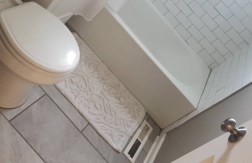 North Kansas City House | Cozy three bedroom Close to all KCs attractions but tucked into a neighborhood