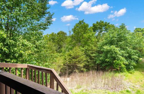 Indian Point House | Cozy Timbers - Charming Condo for 6 with Resort-style Amenities