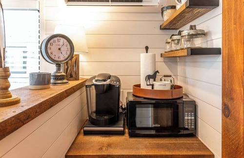 Waco House | Cozy Tiny Container Home-The Outwest