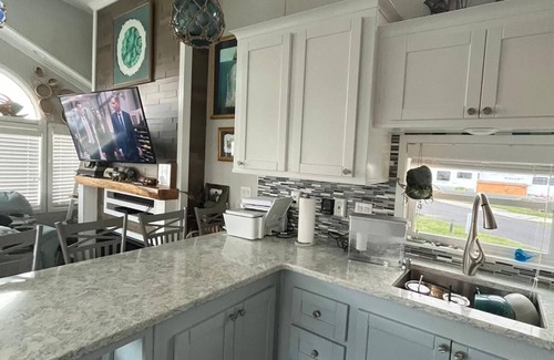Sandbridge House | Cozy TINY HOME in Sandbridge by the bay and so close to the beach!