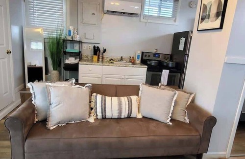 Lenoir City House | Cozy Tiny Home Near Downtown Lenoir City