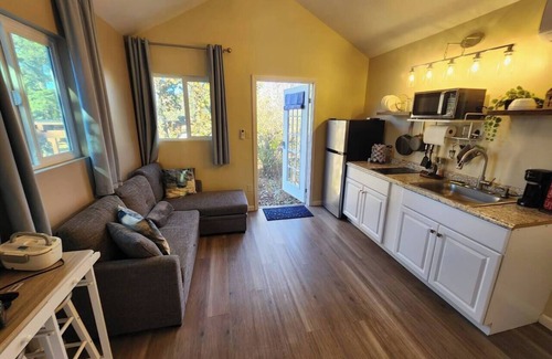 Julian House | Cozy Tiny House Retreat - 4 Minutes from Village