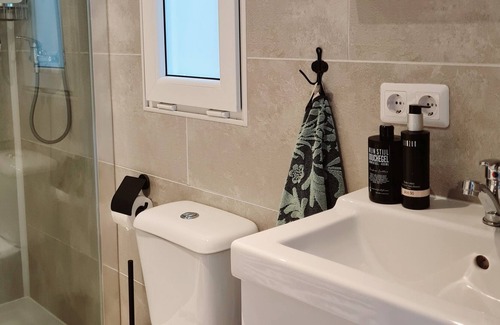 Nunspeet House | Cozy tiny house tucked away in the woods