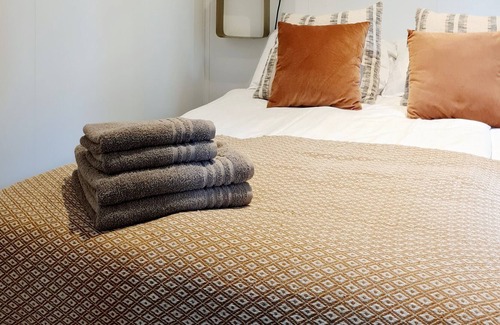 Nunspeet House | Cozy tiny house tucked away in the woods