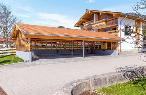 Reit im Winkl Apartment | Cozy top floor studio with pool & sauna