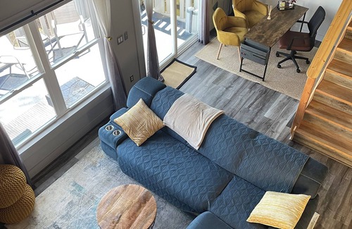 Smyrna House | Cozy townhome in lovely Smyrna with WiFi, AC