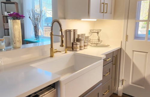 Del Ray House | Cozy townhome located 5 miles from Washington DC, close to historical Old nTowne
