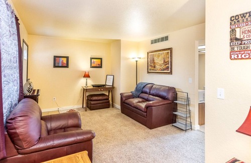 Billings House | Cozy townhome minutes from all Billings has to offer!