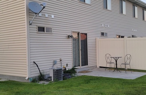 Ammon House | Cozy townhouse in Ammon