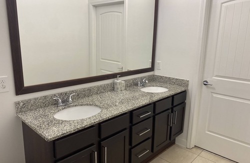 Marietta House | Cozy Townhouse located close to everything!