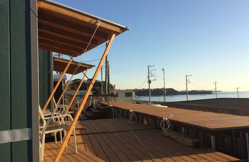 Miura House | Cozy trailer house overlooking the ocean.