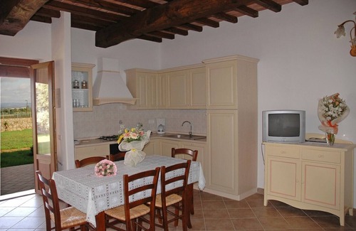 Puntone di Scarlino Apartment | Cozy Tuscan apartment with pool by the sea!