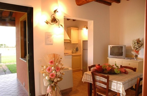 Puntone di Scarlino Apartment | Cozy Tuscan apartment with pool by the sea!