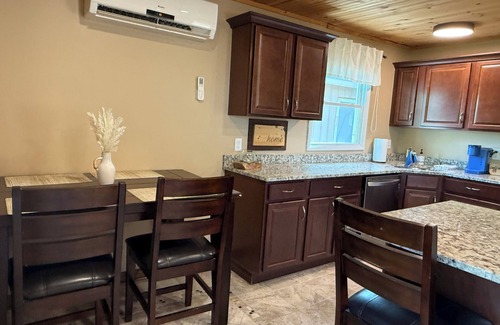 Manhattan Cabin | Cozy Tuttle Creek Cabin with great lake views and close proximity to Manhattan