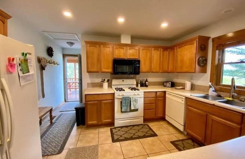 Fairplay Cabin | Cozy Two Bedroom Cabin Mountain Getaway!
