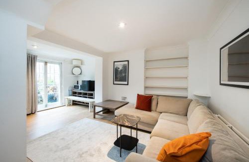 Camden Town Apartment | Cozy Two-Bedroom Flat in Camden