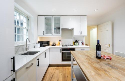 Camden Town Apartment | Cozy Two-Bedroom Flat in Camden