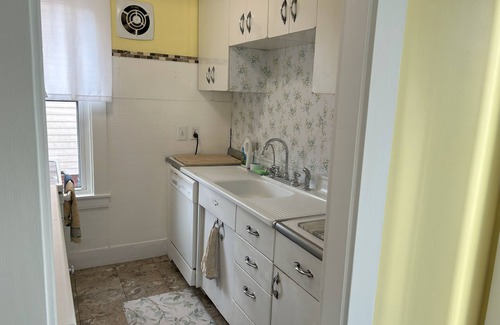 Gloucester House | Cozy two bedroom house in the heart of Gloucester