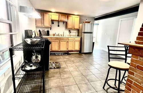 Dwight Apartment | Cozy Two Bedroom Stay In Downtown New Haven!