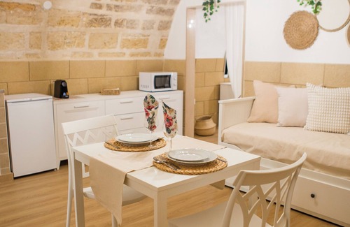 Adelfia House | Cozy two-room period apartment located in the historic center of Adelfia.