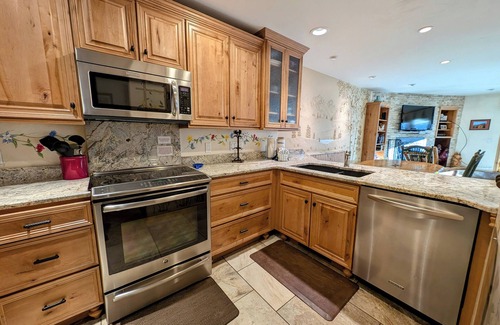 Mountain House Condo | Cozy unit close enough to walk to the lift!
