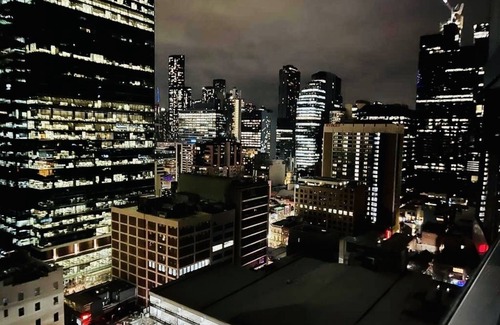 Chinatown Apartment | Cozy unit close to Parliament w/Amazing City Views