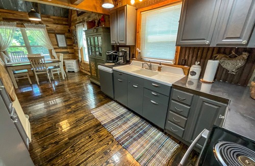 Millers Creek Cabin | Cozy Up by the Fire This October in the Carolina Mtns @ Reddies River Retreat