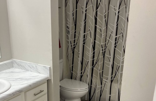 Lawrence Apartment | Cozy up-to-date 2 bedroom apartment in central Indianapolis Indiana