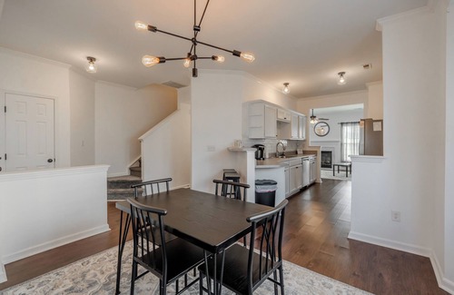 Greer House | Cozy, Updated 2BR/2.5BA End-Unit Townhome, Greer SC