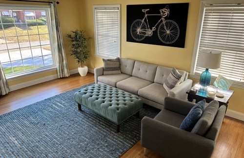 Audubon Park House | Cozy updated home with incredibly convenient location.
