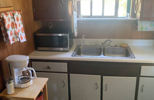 Cuba Cottage | Cozy, upgraded, pet friendly cabin, formerly Cuba Lake Vintage Duck House.