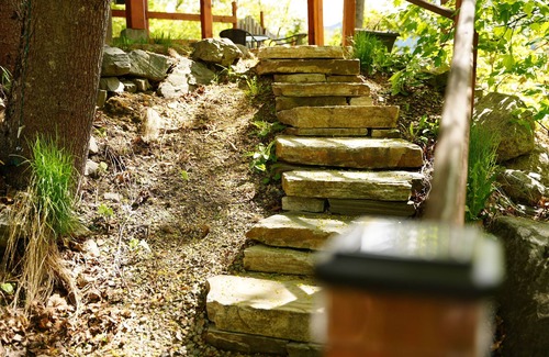 Nelson Apartment | Cozy, Upscale, Next To Trails in the City!