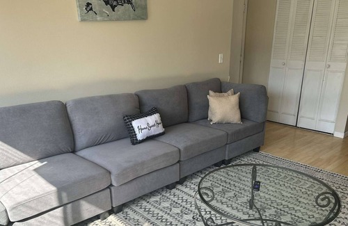 Powderhorn Apartment | Cozy Uptown 2bed 1bath apt