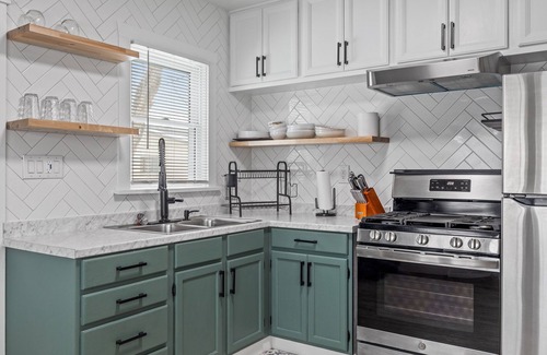 Central - Terry House | Cozy Urban Escape: Designed for Long Visits