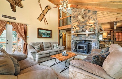 Meadow View Heights House | Cozy Utah Cabin with Deck and Fire Pit!