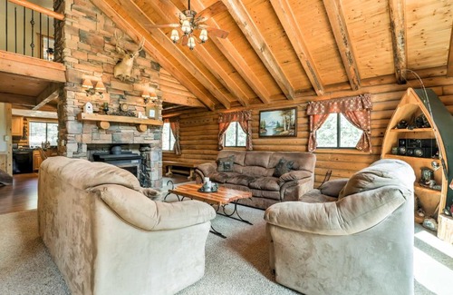 Meadow View Heights House | Cozy Utah Cabin with Deck and Fire Pit!